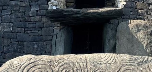 Newgrange entrance stone and roof-box detail